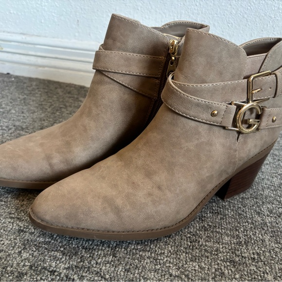 Guess Shoes - Women's Tan Ankle Boots